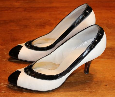 black and white pumps women.